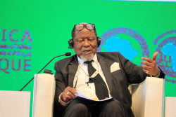 UCLG-Africa Chisano_RESIZED.jpg